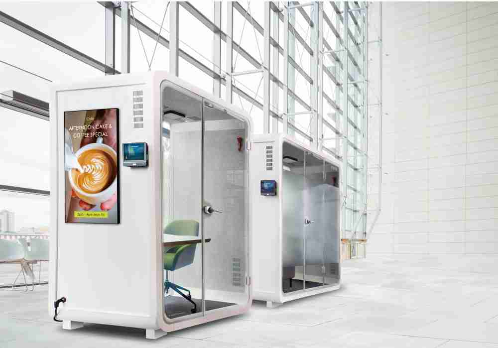 EBpay子公司达擎之智慧行动办公舱，，，采用PDLC智能调光玻璃设计，，，透过通电与断电的电流切换，，呈现透明与雾面效果，，，具节能降耗特性并兼顾隐私，，，确保信息安全