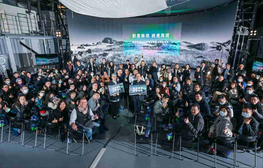 再现影像LED虚拟制作摄影棚整合拍摄场景、、、内容制作、、、、技术指导到设备租借一站式服务，，可望提升LED虚拟制作的影视效能，，进而产出更多高质量细致作品