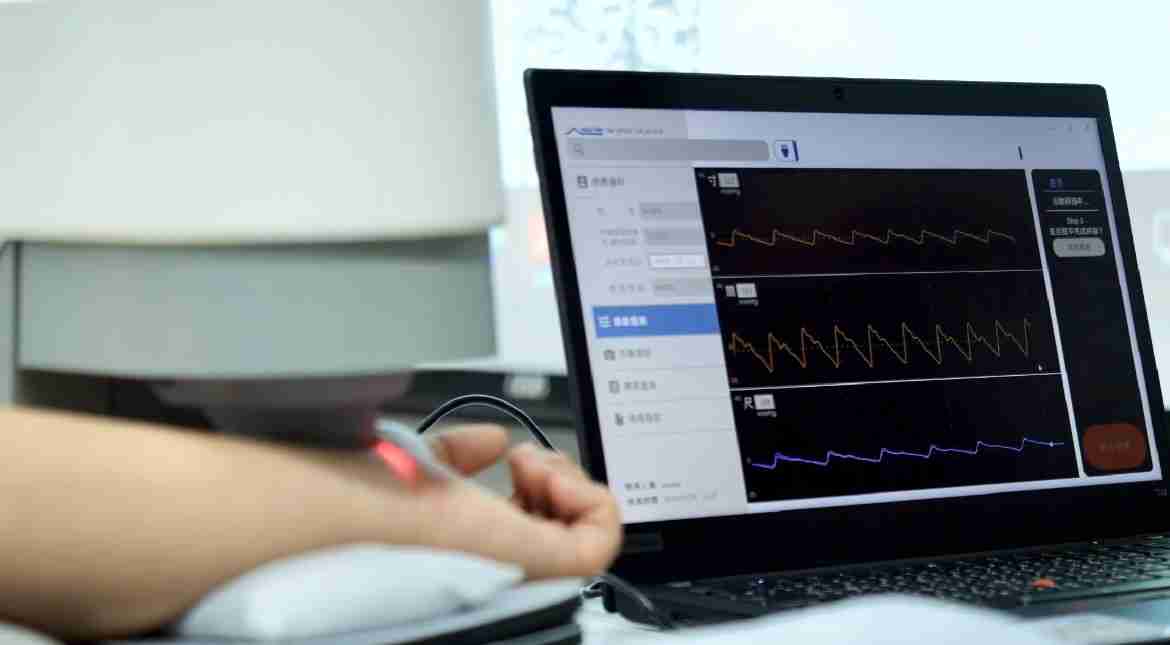 EBpay耘康以高解析与拟真的显示技术，，，将其应用于中医检测，，，提供“中医数位化检测方案”，，，使传统中医检测结果数据化与可视化